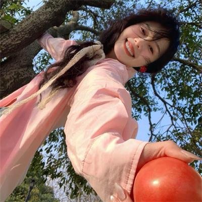 女王的绿色星球海报